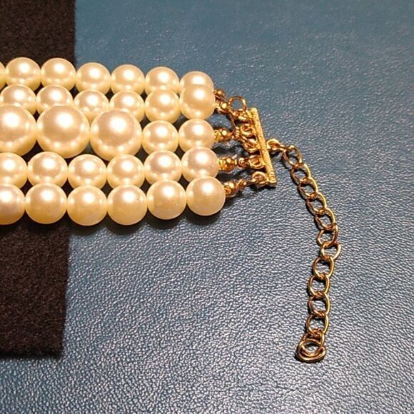 Five Strand Faux Pearl Beads Choker Necklace & Pierced Dangling Earrings - Picture 10 of 11